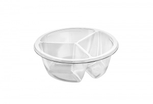 Cette coupe en APET transparent présente un design unique à trois compartiments, idéal pour garder différents aliments séparés tout en les affichant dans un emballage élégant. Chaque compartiment est délimité par des séparations lisses et nettes qui s'étendent jusqu'au large rebord arrondi de la coupe, créant une présentation moderne et organisée. Le matériau transparent améliore la visibilité, permettant de mettre en valeur le contenu de chaque compartiment. Sa forme compacte et légèrement arrondie ajoute à sa polyvalence, le rendant parfait pour des présentations alimentaires multi-composantes attractives.