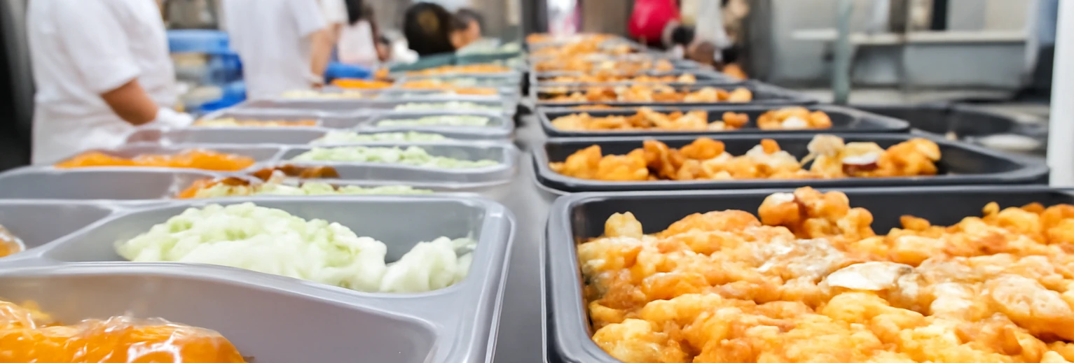 Choose from our wide selection of cpet food trays and food containers