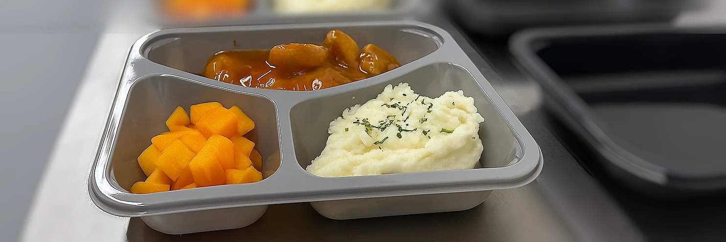 Choose from our wide selection of cpet food trays and food containers